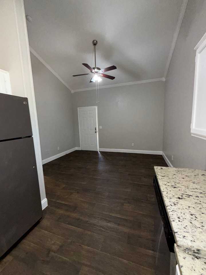 8551 Ederville Rd #101 - Photo 6 of 10