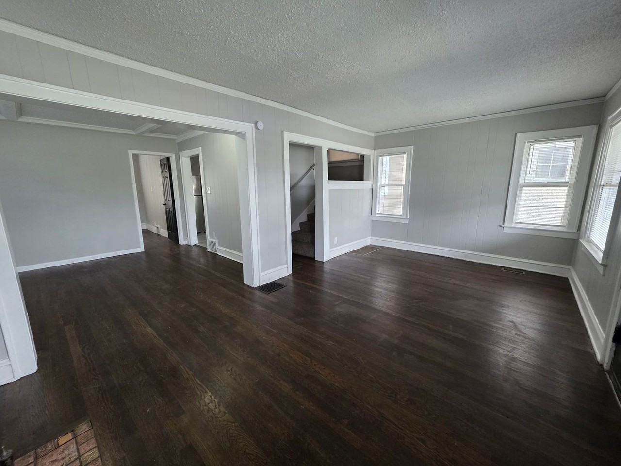 3726 Indiana Ave - Photo 2 of 17