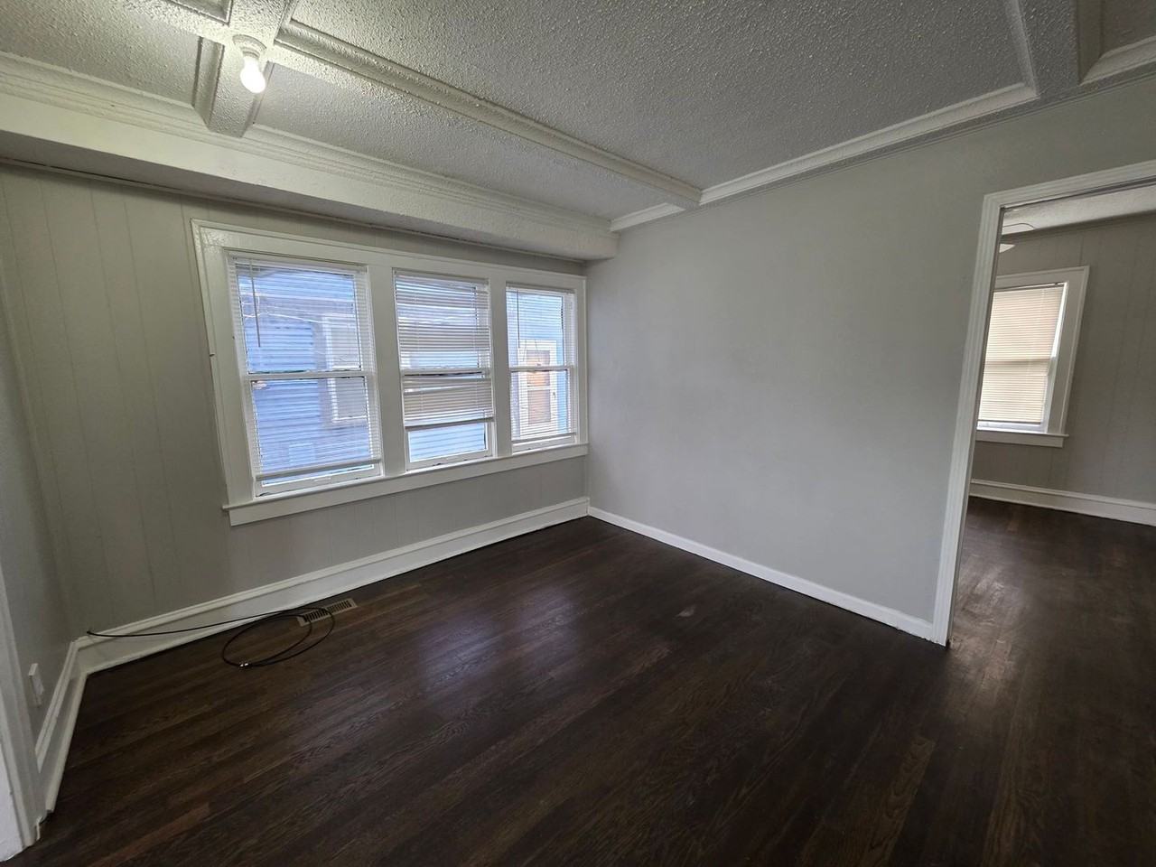 3726 Indiana Ave - Photo 4 of 17