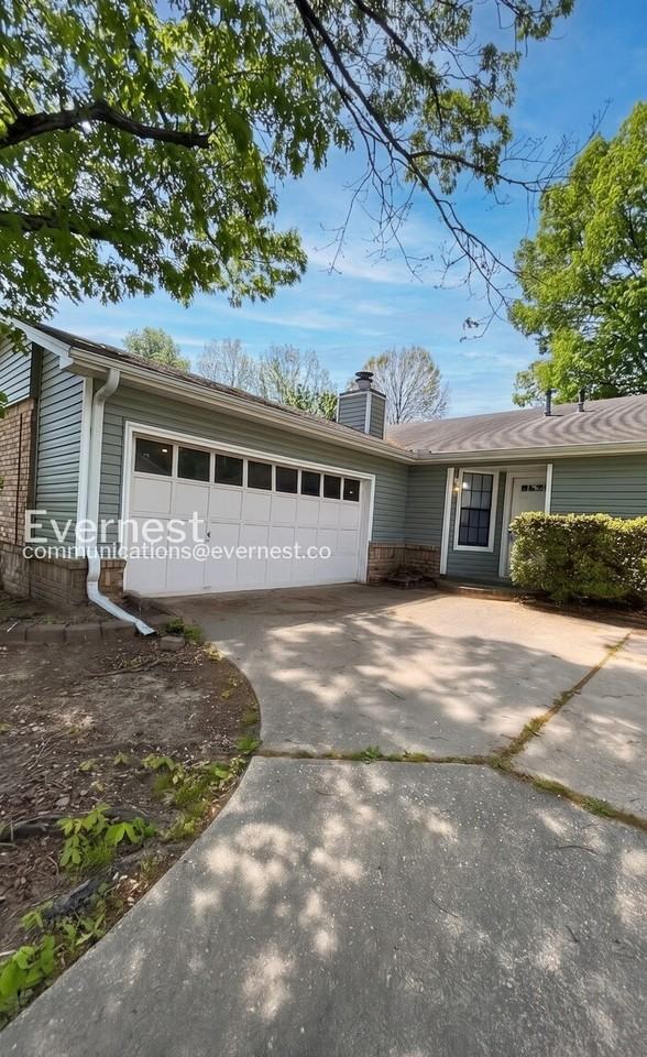 24 Wagon Wheel Ct - Photo 2 of 30