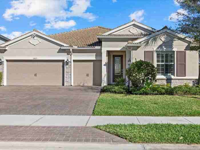 12423 Blue Hill Trl - Photo 3 of 50