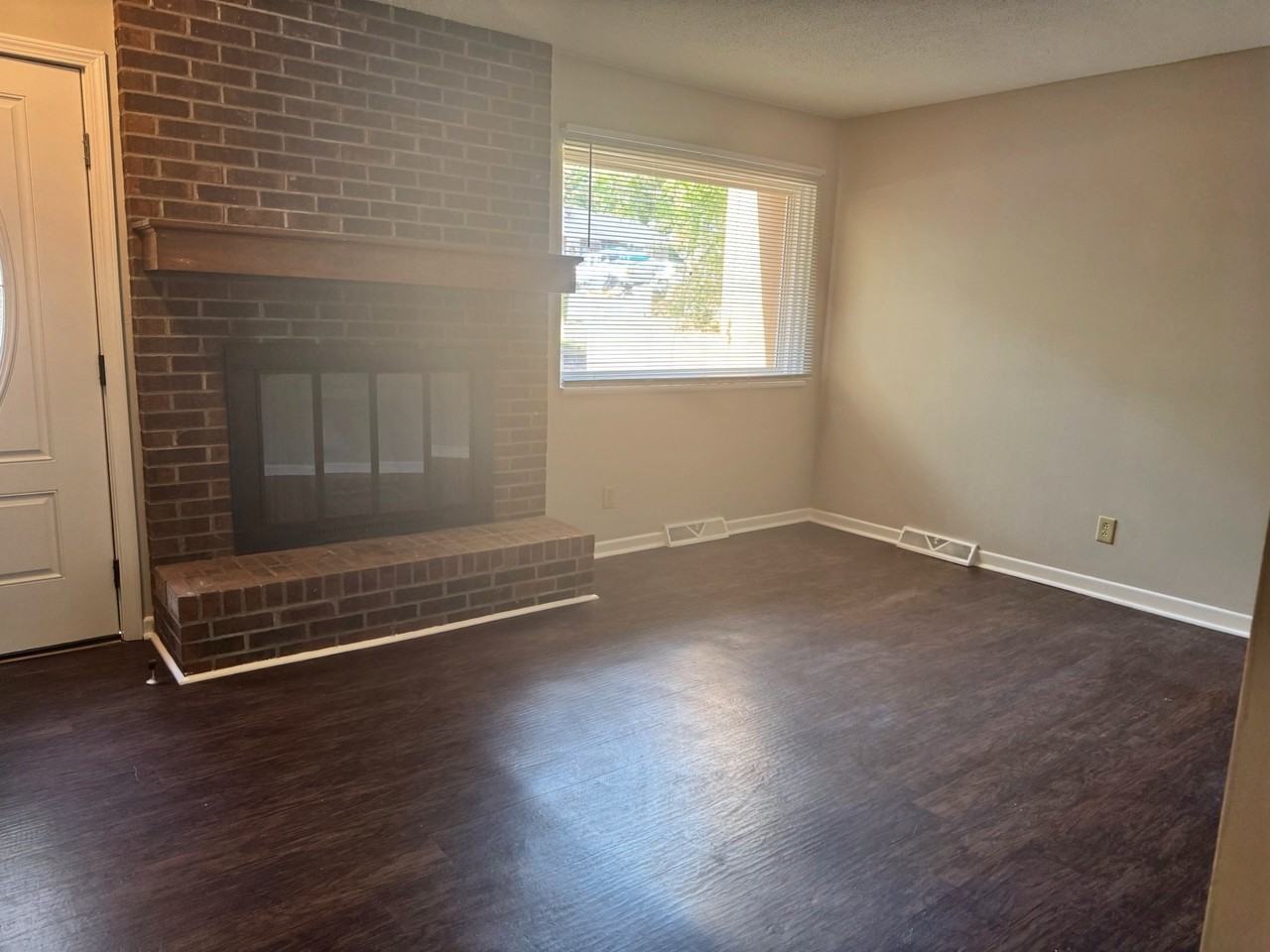 220 Charleston Ave #220 - Photo 2 of 8