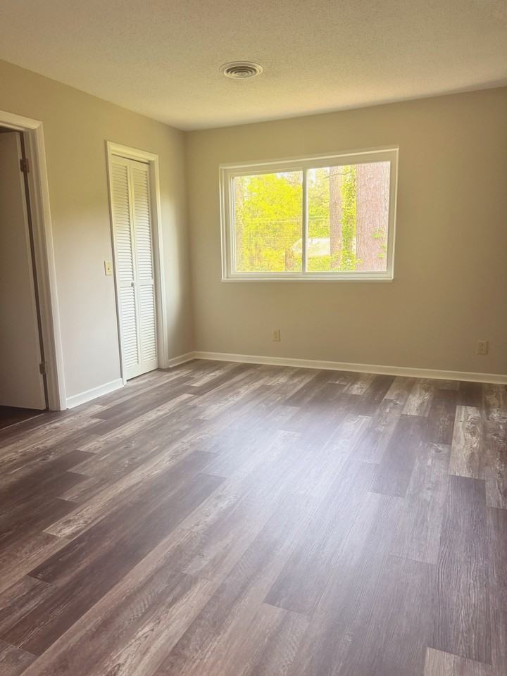 220 Charleston Ave #220 - Photo 6 of 8