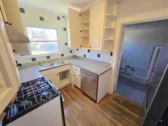 3504 Chesapeake Blvd - Photo 6 of 22