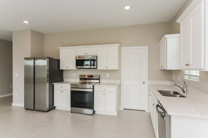 353 Kenilworth Dr - Photo 7 of 15