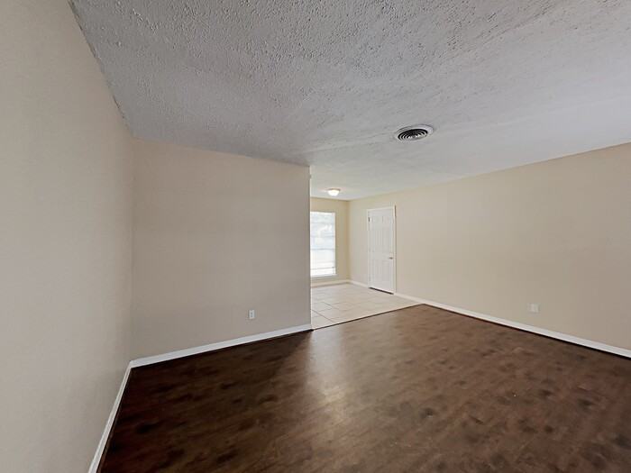 10322 Antrim Ln - Photo 4 of 19