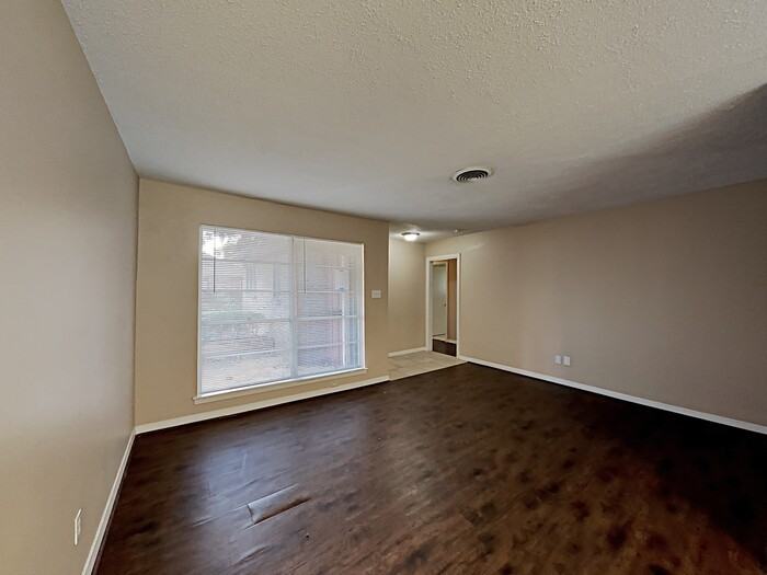 10322 Antrim Ln - Photo 5 of 19