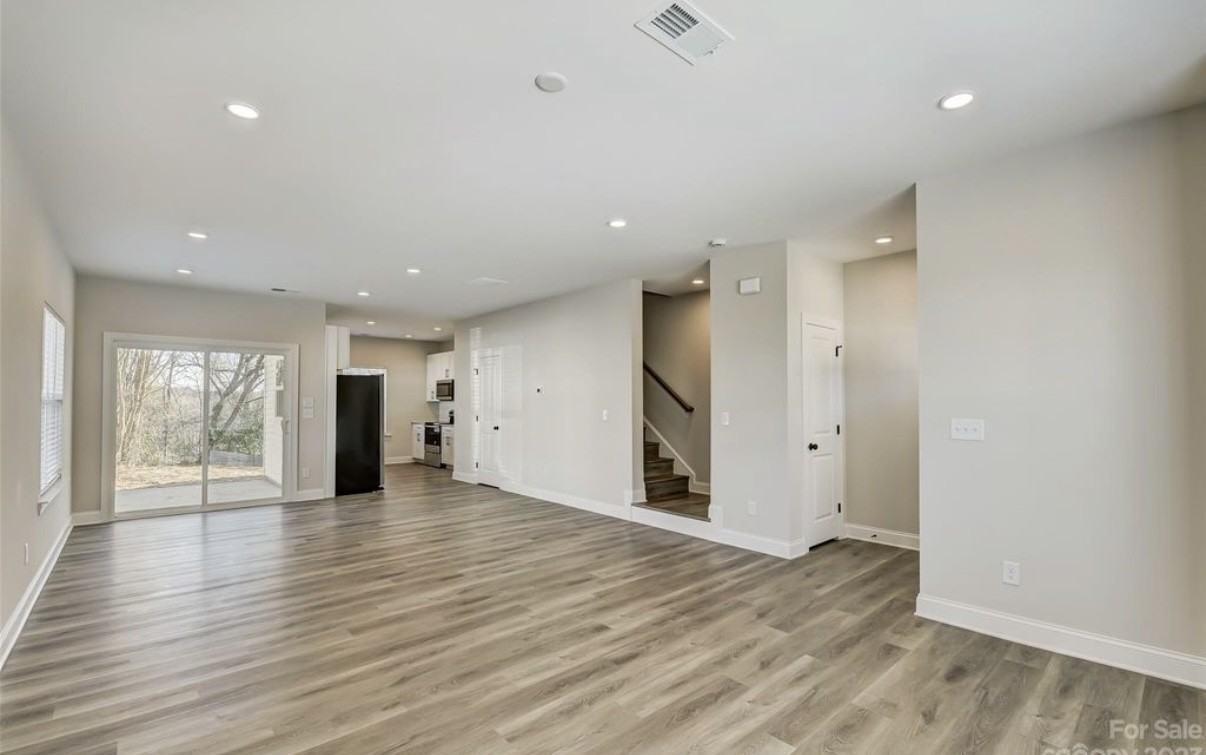 39 Hawthorne St Sw #39 - Photo 4 of 12