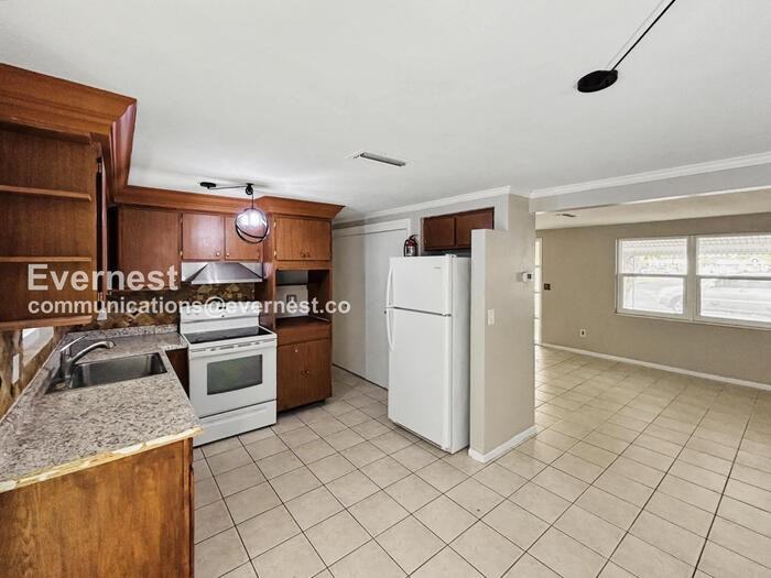 2412 Arcadia Rd - Photo 2 of 26