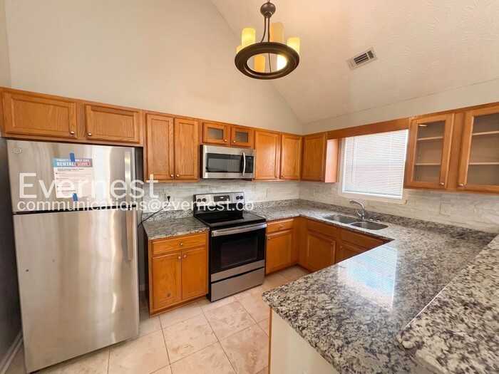 228 Nina Cir - Photo 3 of 35