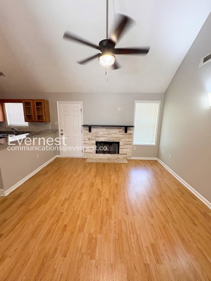 228 Nina Cir - Photo 5 of 35