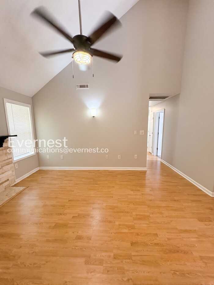 228 Nina Cir - Photo 6 of 35