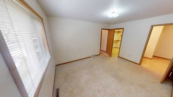 306 S 13th St - Photo 7 of 20