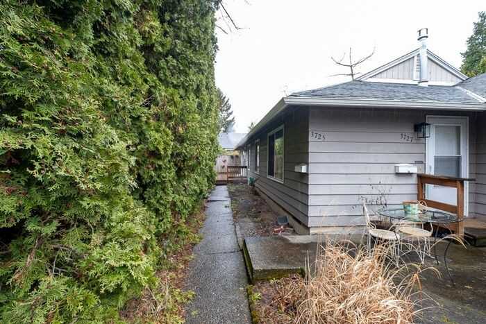 3725 Se Jackson St - Photo 2 of 13