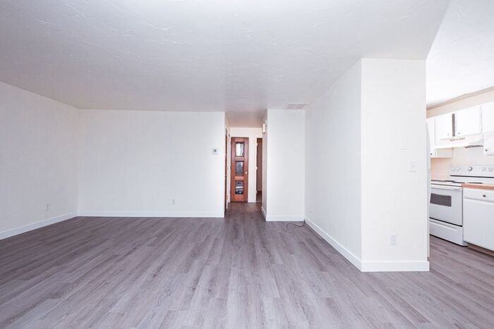 3725 Se Jackson St - Photo 3 of 13