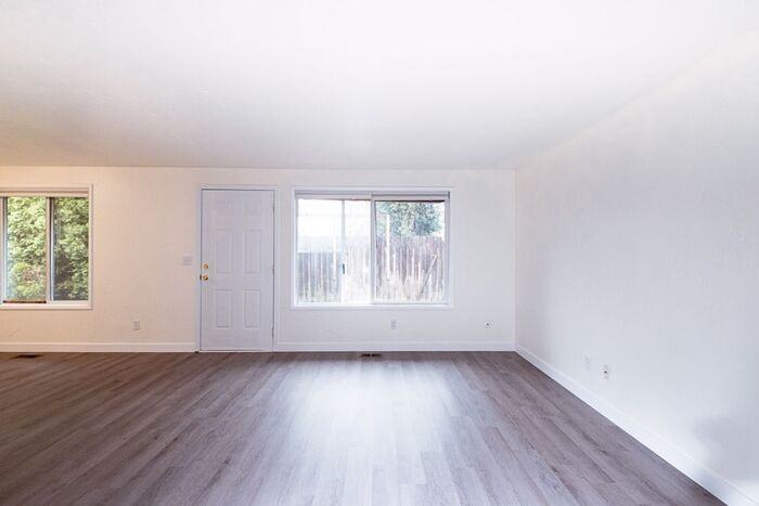 3725 Se Jackson St - Photo 5 of 13