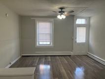 112 S Chestnut St - Photo 1 of 1