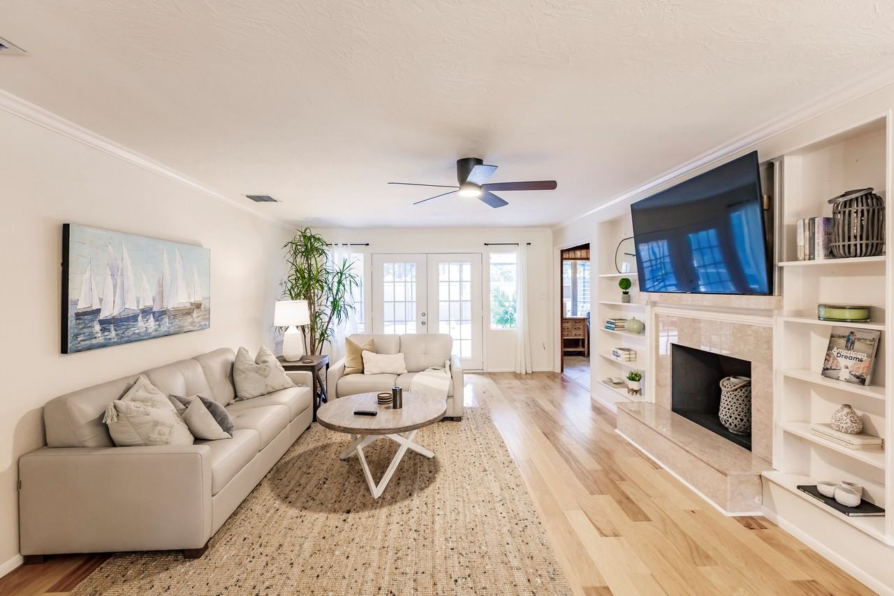 458 Woodland Dr #NA - Photo 3 of 19