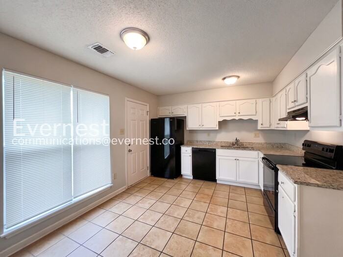 4286 Brighton Dr - Photo 4 of 23