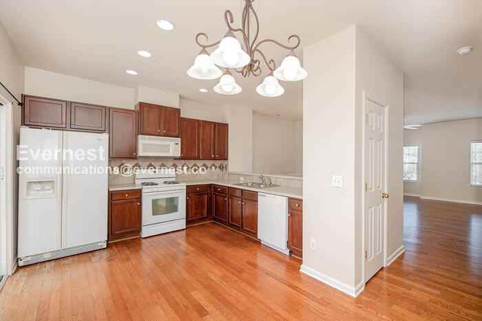 322 Linden Park Ln - Photo 4 of 30