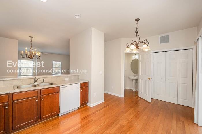 322 Linden Park Ln - Photo 5 of 30