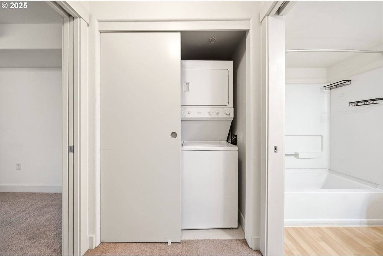 9837 Ne Irving St #322 - Photo 7 of 11