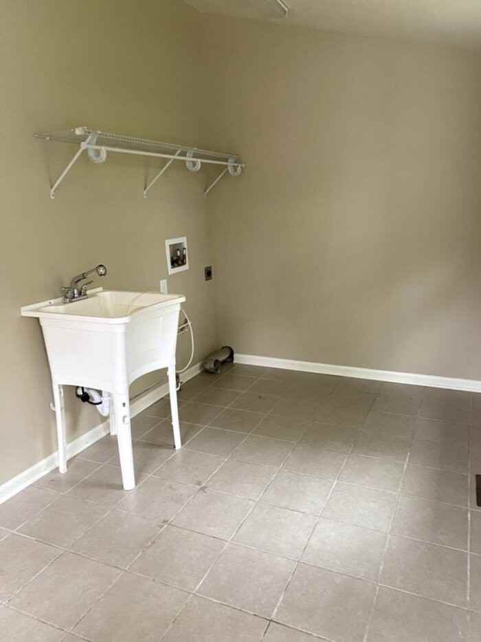 125 Pleasant St - Photo 5 of 19