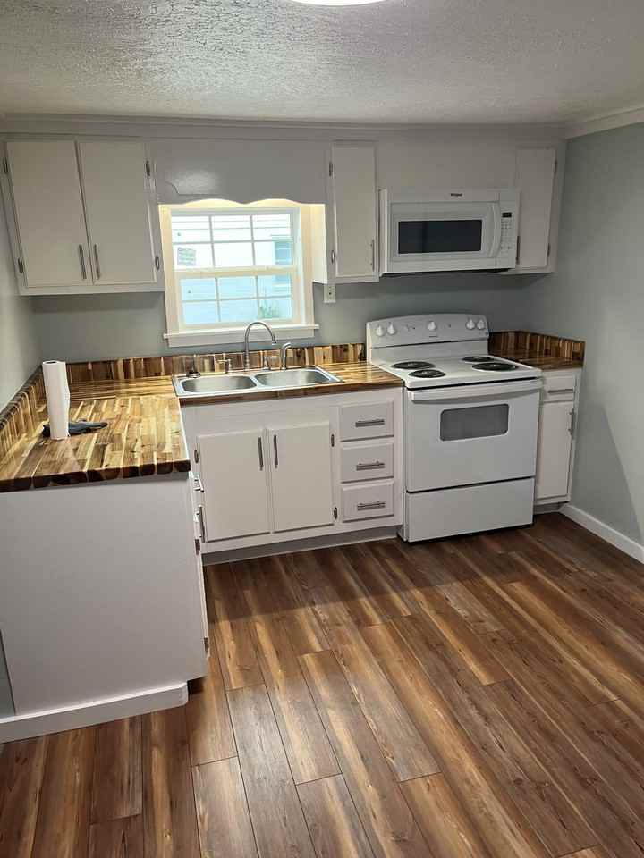 611 2nd St #NA - Photo 2 of 11