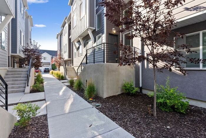 15073 S Halter Way - Photo 3 of 30