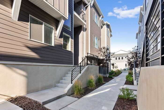 15073 S Halter Way - Photo 4 of 30