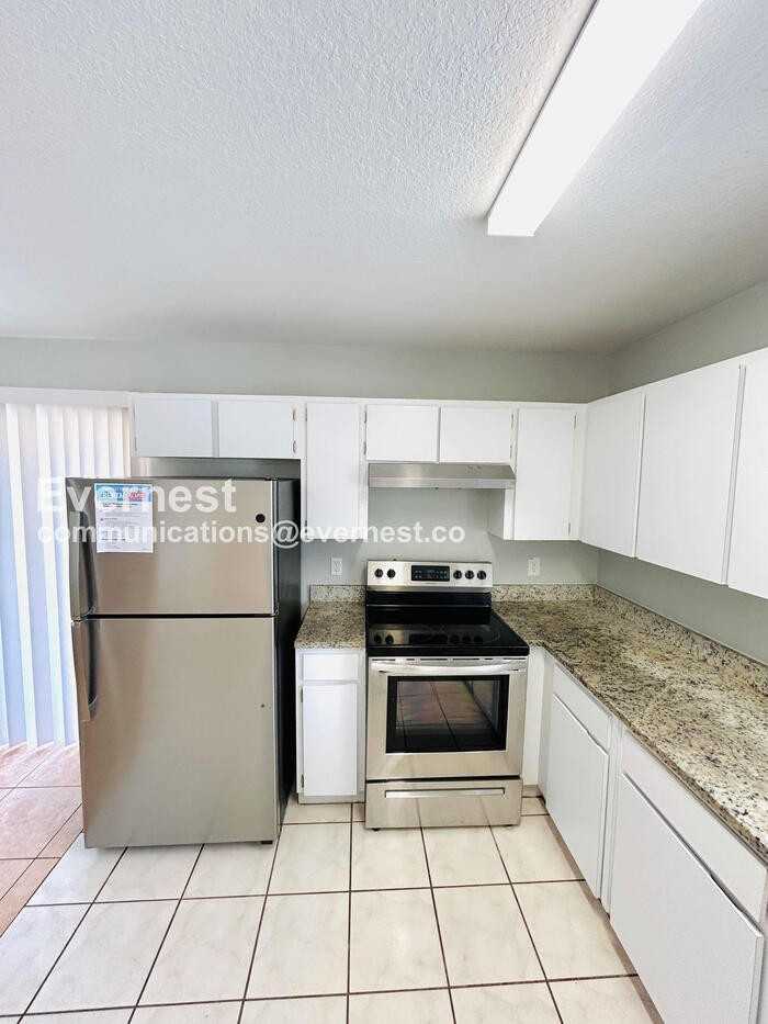 3706 N Garrison St - Photo 4 of 28