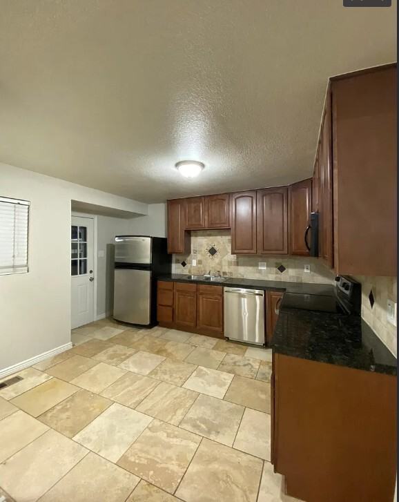 2190 E 95th Ave - Photo 5 of 9