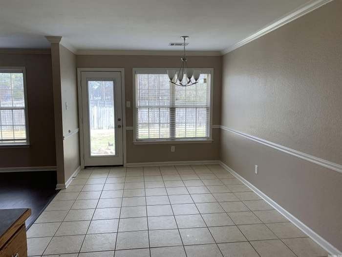 2400 Palisade Dr - Photo 5 of 13