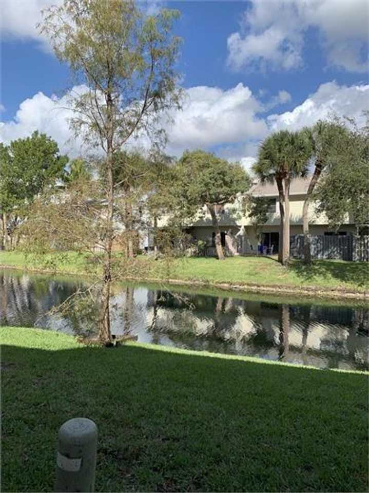 125 Sw 3rd St - Photo 2 of 16