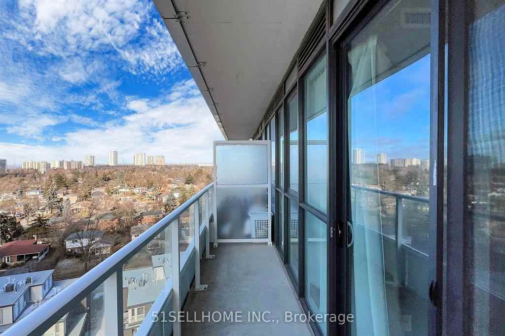 180 Fairview Mall Drive - Photo 3 of 14