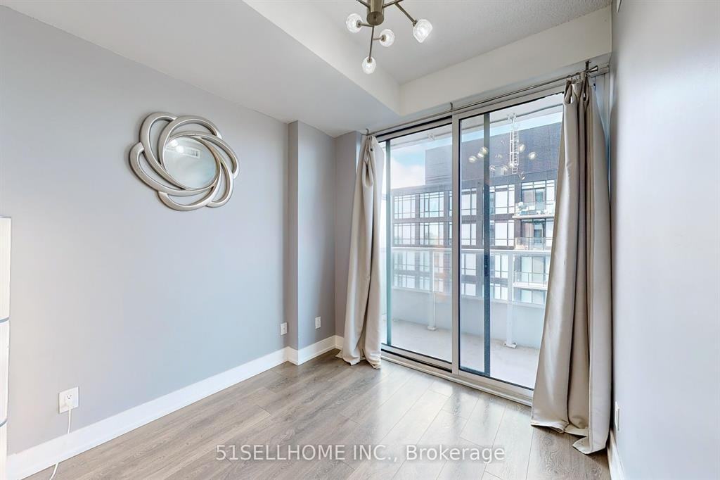 180 Fairview Mall Drive - Photo 4 of 14