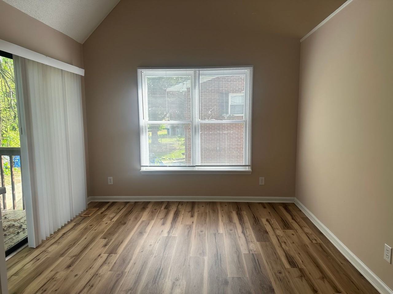 1133 Landon St - Photo 7 of 16