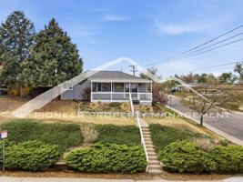 featured image of 701 S Navajo St