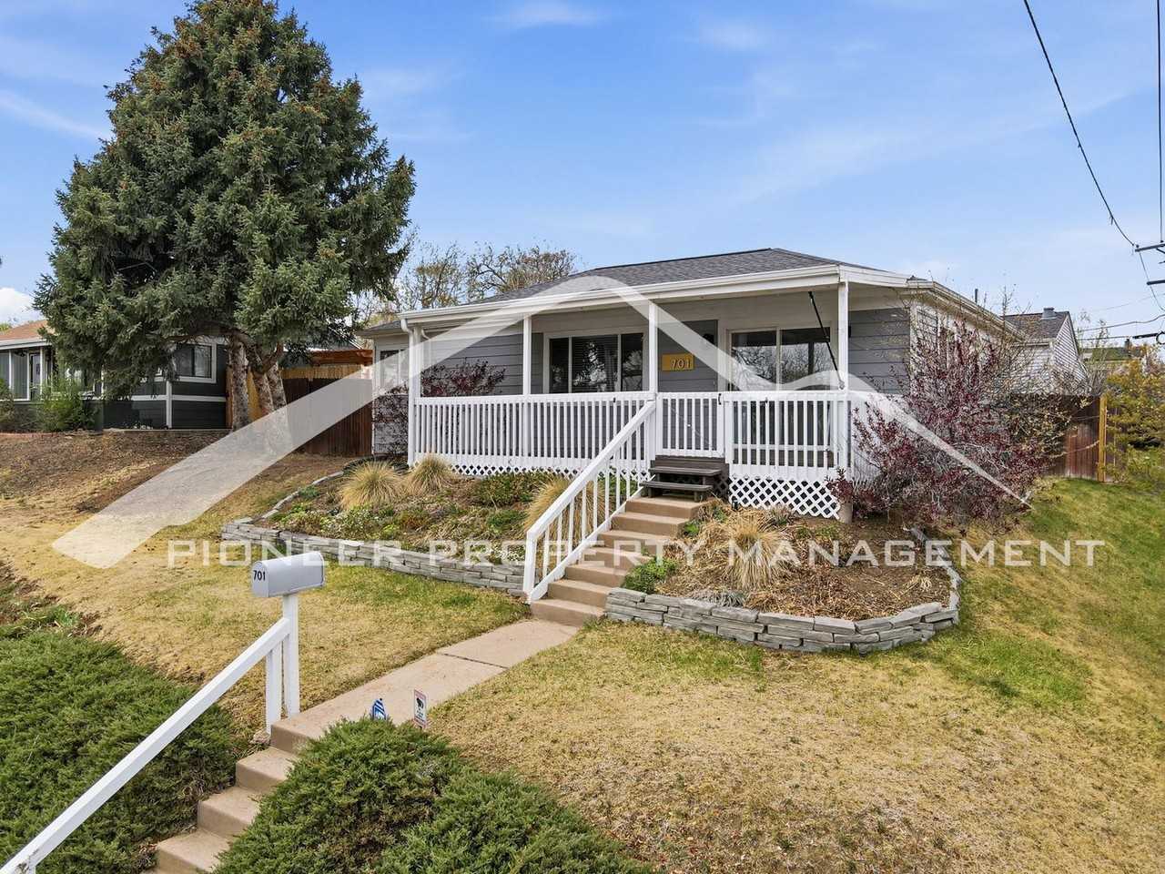 701 S Navajo St - Photo 2 of 26