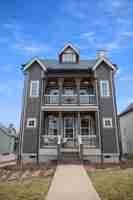 featured image of 2818 Eastland Ave