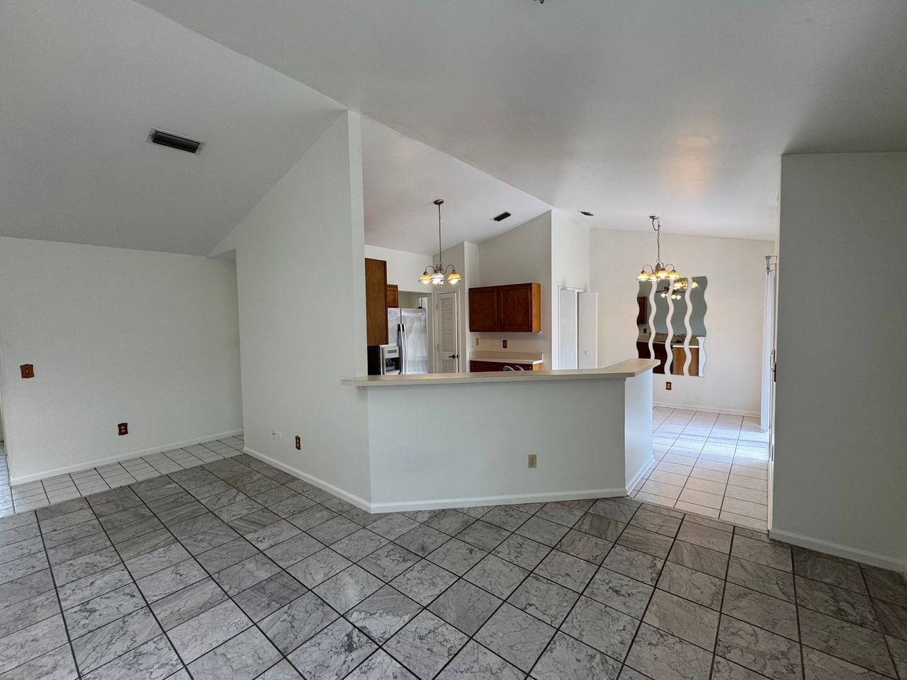 3915 Station Ct S - Photo 3 of 16