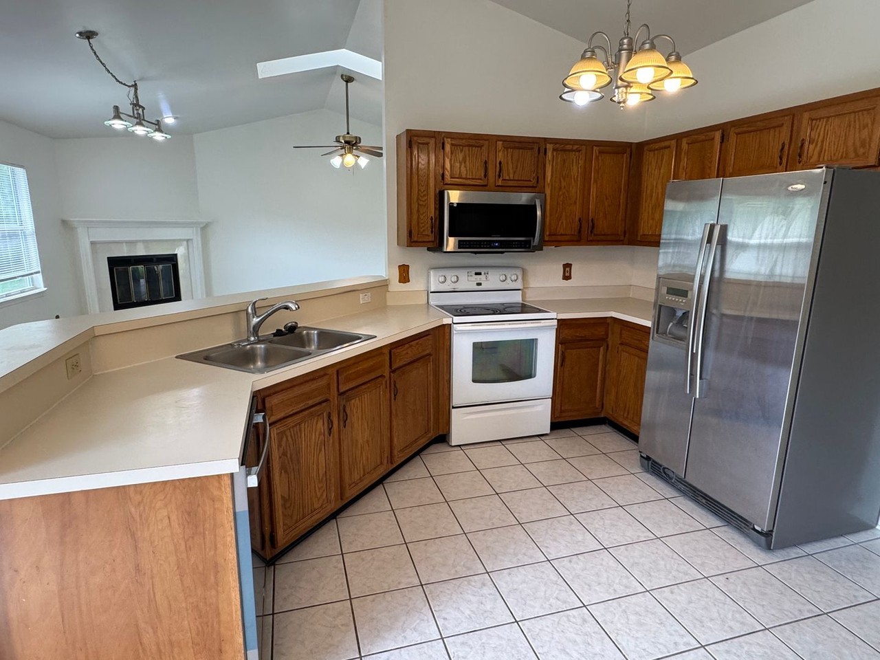 3915 Station Ct S - Photo 5 of 16