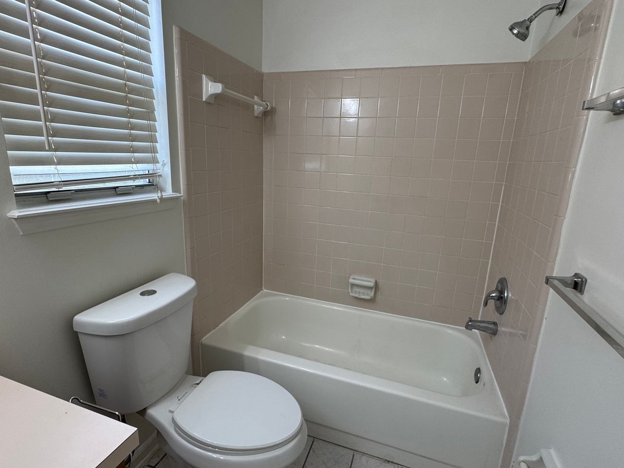 3915 Station Ct S - Photo 7 of 16
