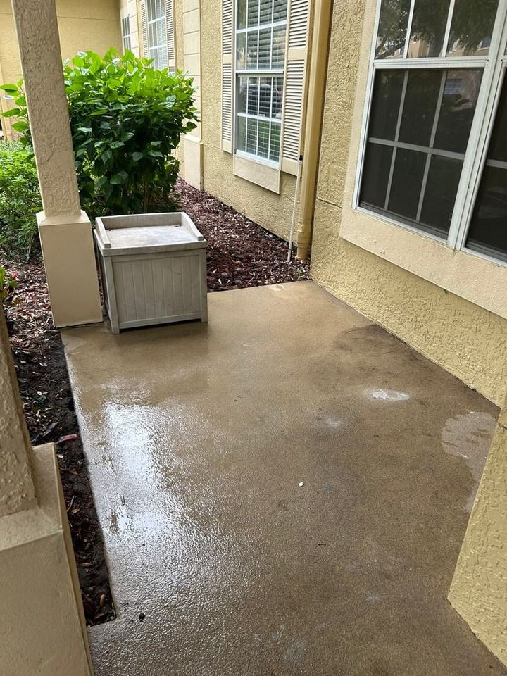 823 Grand Regency Pointe - Photo 2 of 12