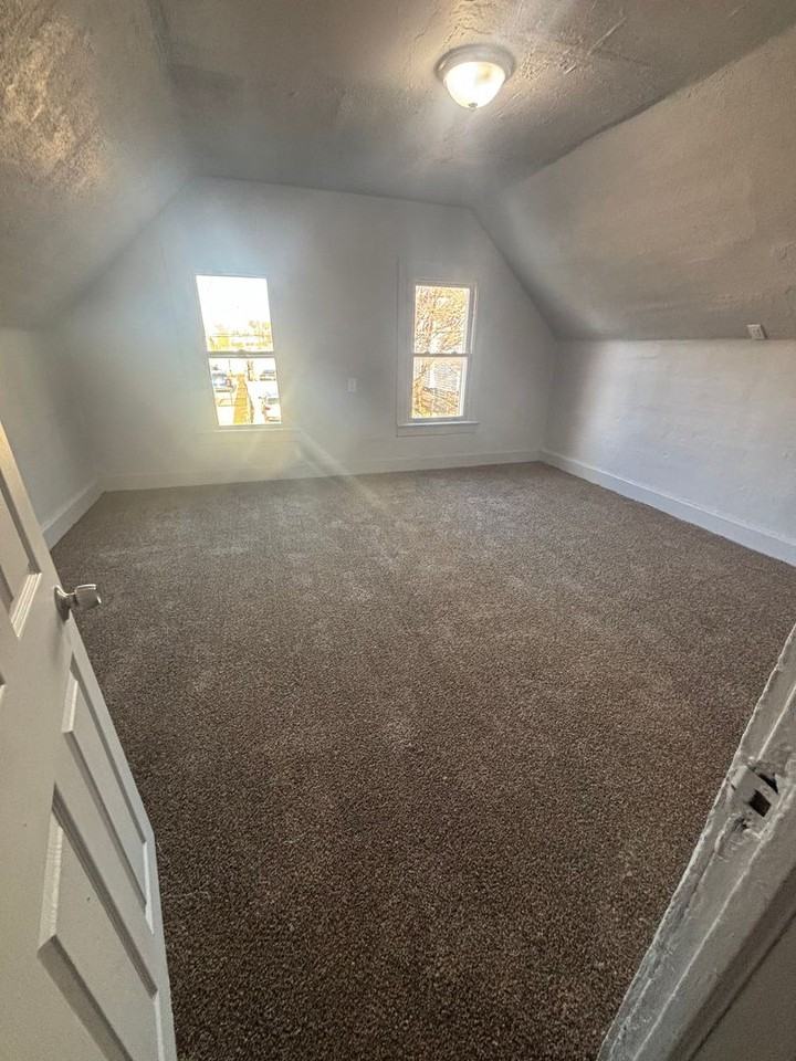 3147 W 54th St - Photo 5 of 6