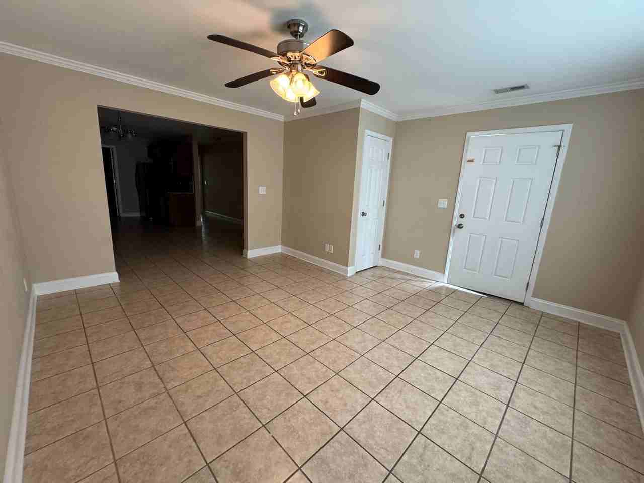 1105B Cason St - Photo 2 of 16