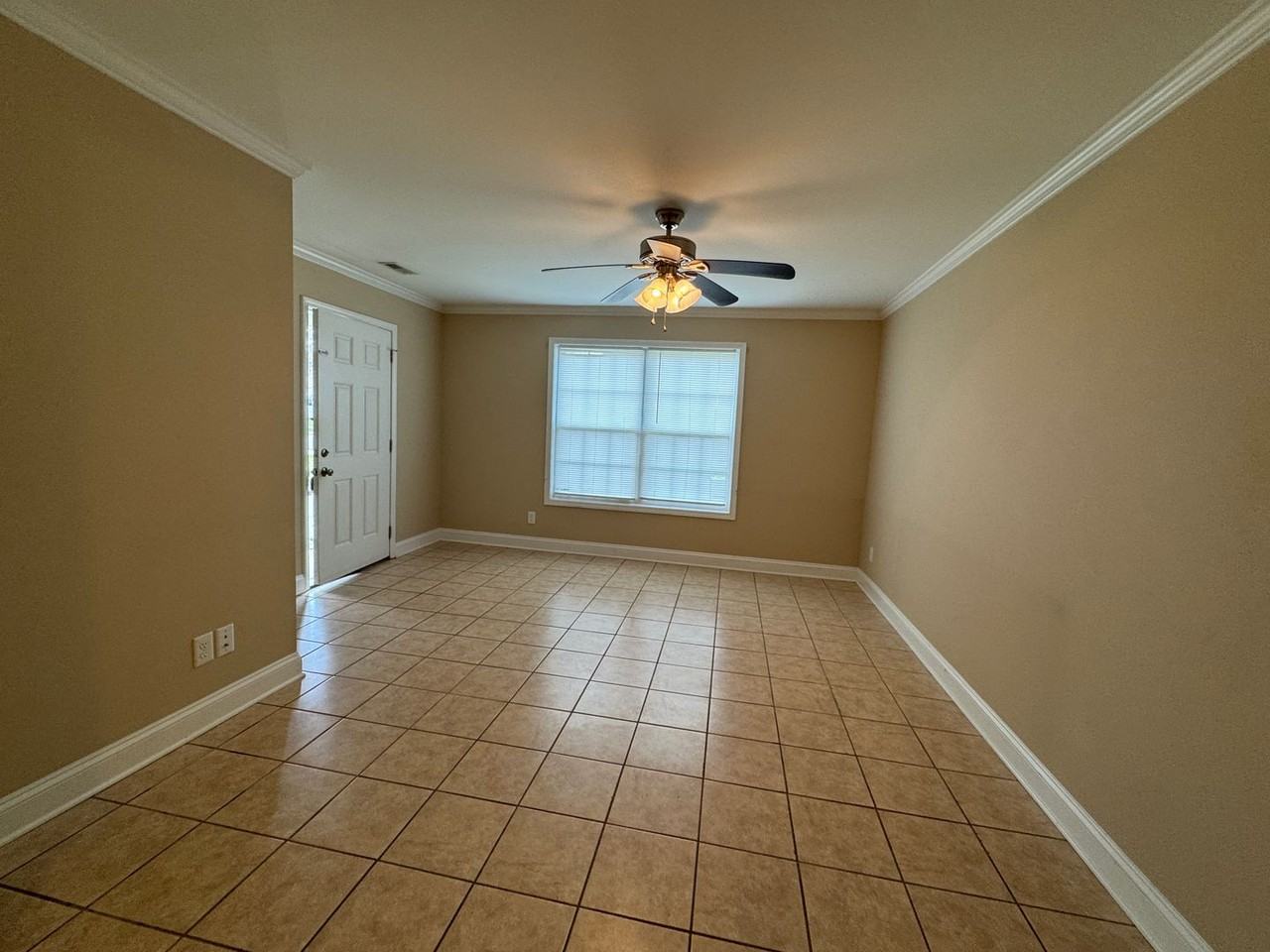 1105B Cason St - Photo 3 of 16