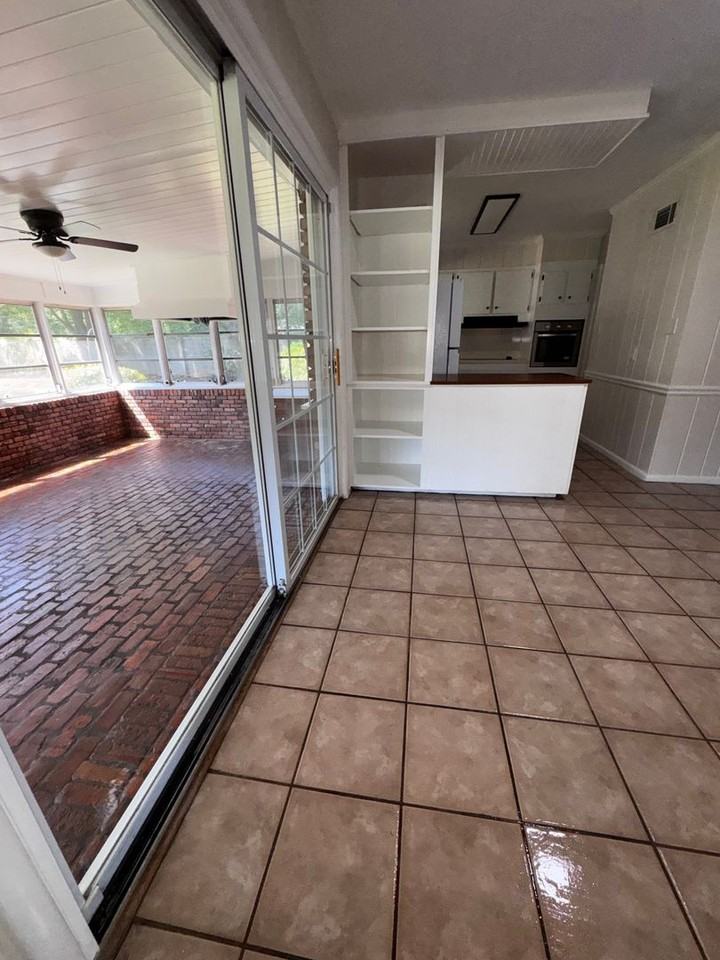 1903 Queens Rd - Photo 6 of 16