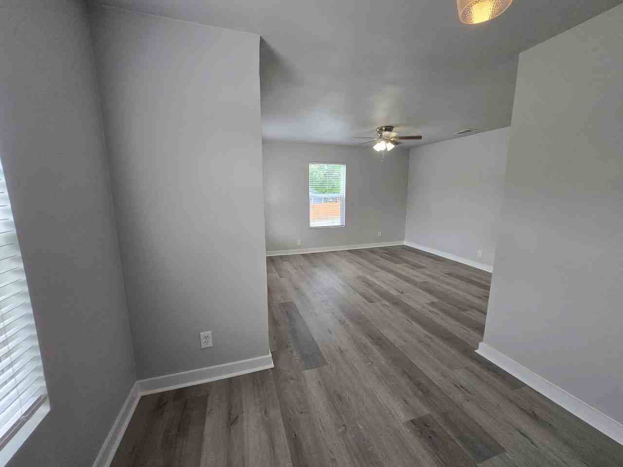 501 Parkdale Ave Apt A - Photo 5 of 16