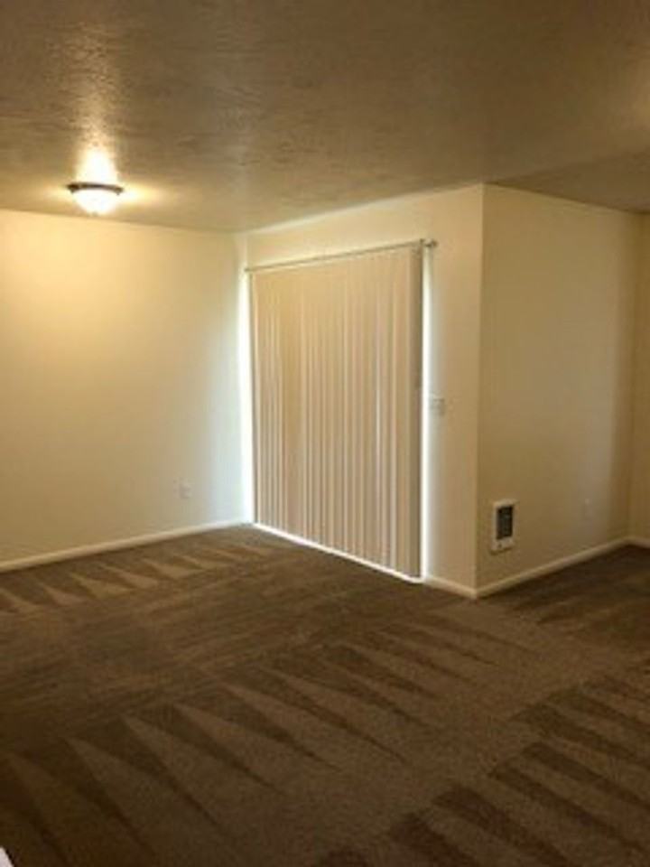 2609 S Cloverleaf Loop #2609 - Photo 4 of 13